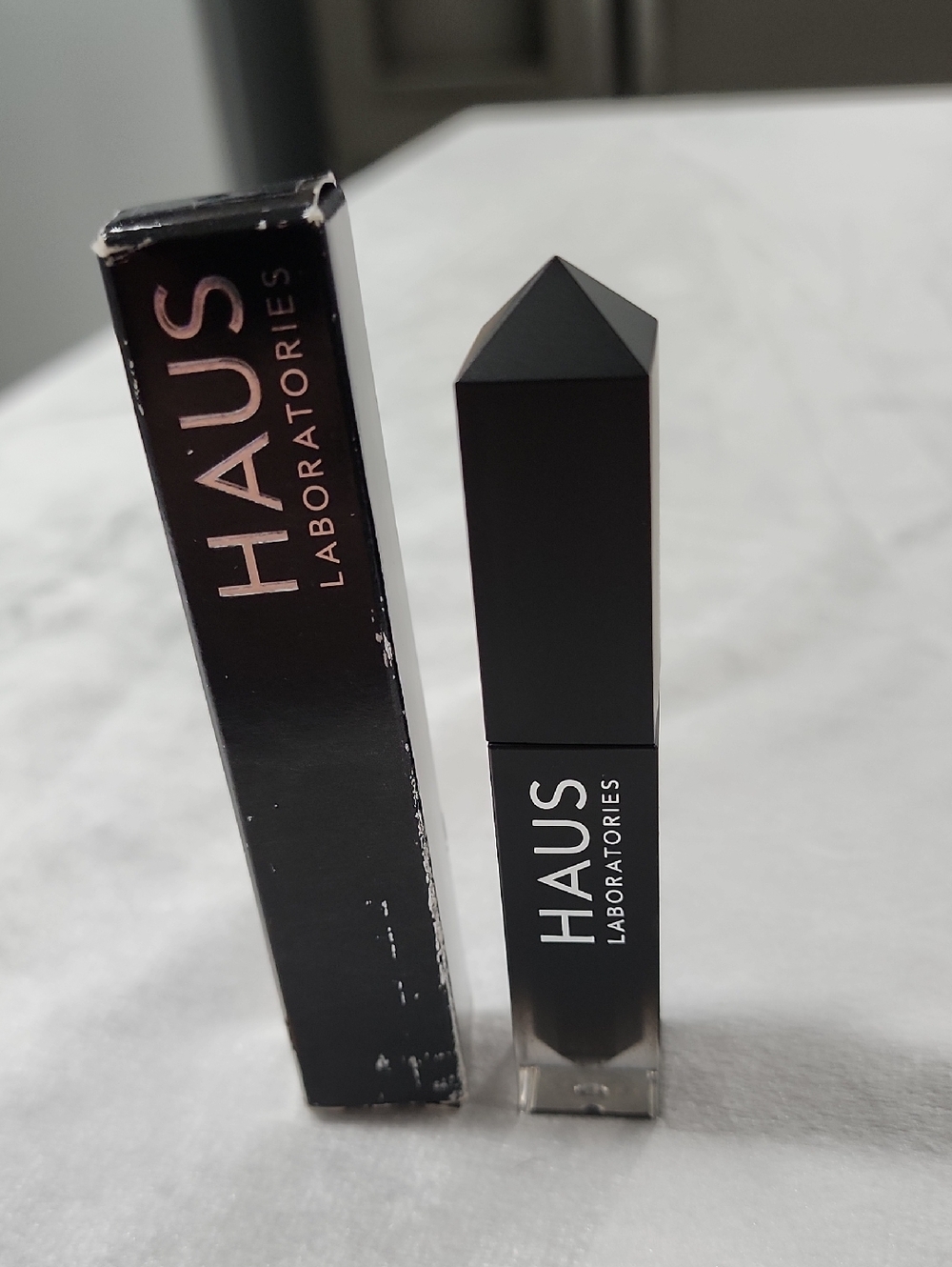 Haus Labs Glam Attach Liquid Sjimmer Powder "Biker"